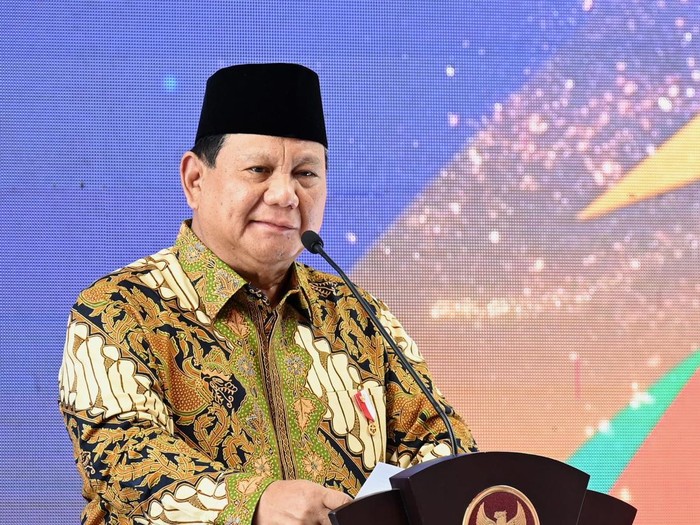 presiden-pabowo-subianto-saat-membuka-tanwir-dan-milad-ke-112-muhammadiyah-di-universitas-muhammadiyah-kupang-ntt_43