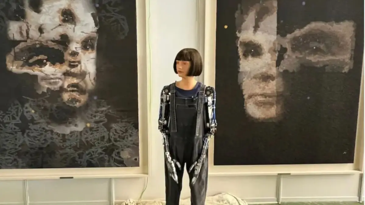 First Painting Created by AI Humanoid Robot